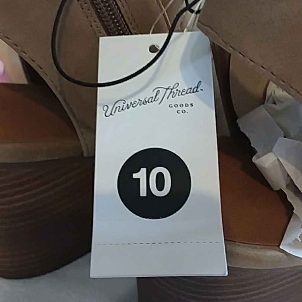 Universal Thread Heels - Picture 8 of 8